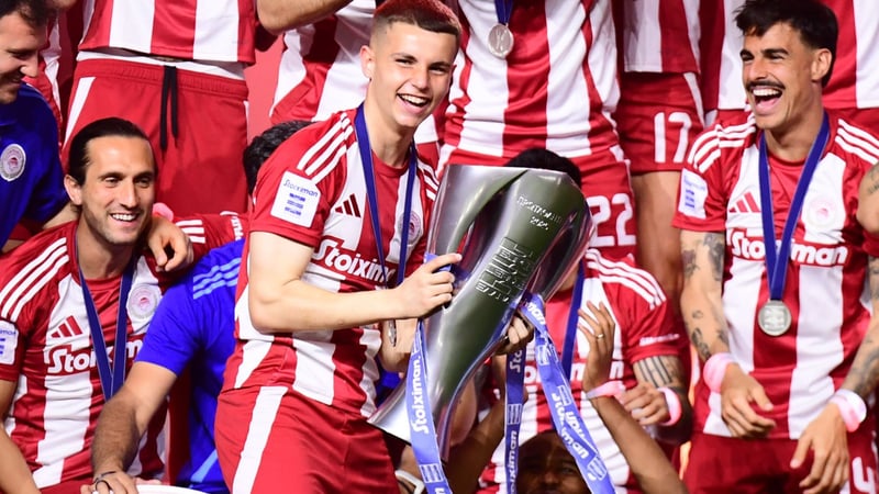 Golden Boy Web ödülü Yusuf Yazıcı'nın takım arkadaşı Yunan futbolcu Mouzakitis'e verildi