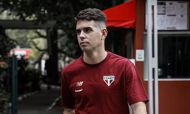 Ex-Chelsea star Oscar has diagnosis confirmed after collapsing during training session - with Brazilian 'set to retire at 34 over heart abnormalities'