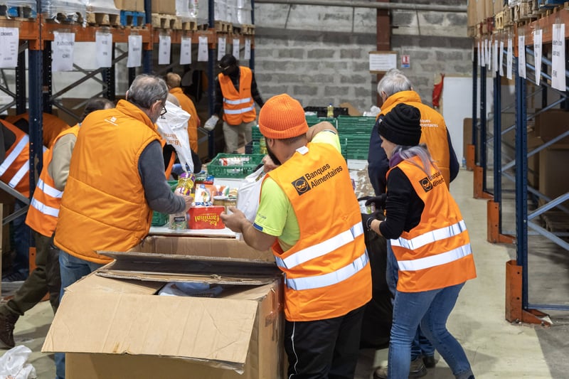 « La collecte nationale des banques alimentaires, un effort collectif de solidarité envers 2,4 millions de personnes précaires » – par Jean-Louis Duprez