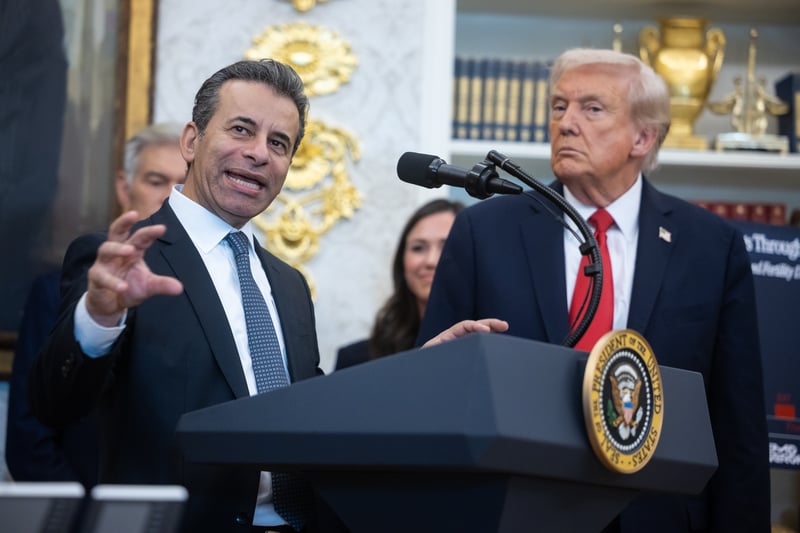 The White House has asked for the resignation of a top aide to FDA chief