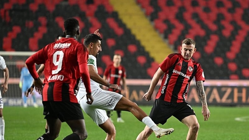 Trendyol Süper Lig'de izleyenleri şaşırtan gol! Gaziantep FK-İkas Eyüpspor maçında...