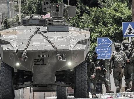 Batı Şeria'da İsrail zulmü sürüyor! Baskın yaptılar, 10 Filistinliyi yaraladılar