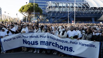 "Plus on sera nombreux, moins ce sera possible de nous faire taire" : à Marseille, l'émotion et la colère lors de l'hommage à Mehdi Kessaci