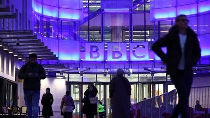 La BBC a envoyé une lettre d'excuses à Donald Trump après un montage trompeur, mais "conteste fermement" tout fondement pour une plainte en diffamation