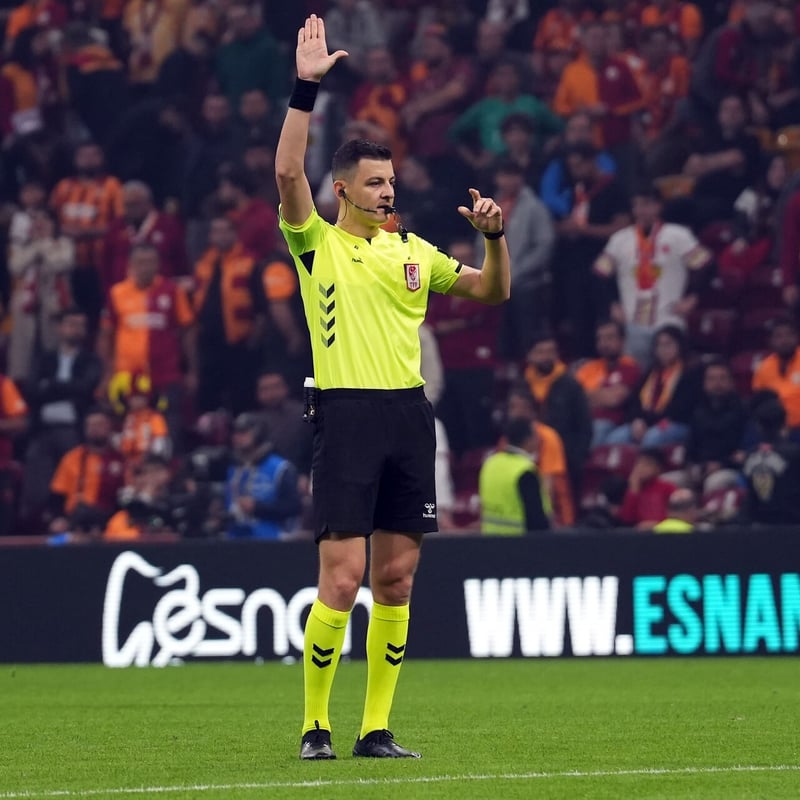 "1 penaltı, 1 kırmızıyı atladı!"