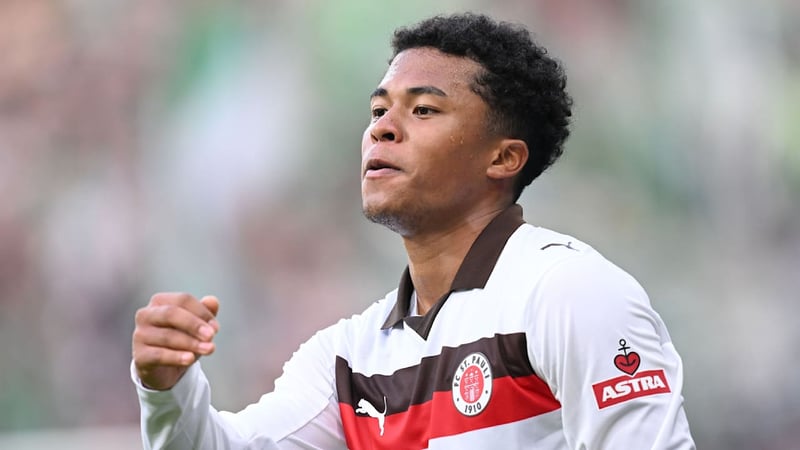 St. Paulis Japaner unten ohne - Barfuß-Ritual von Fujita