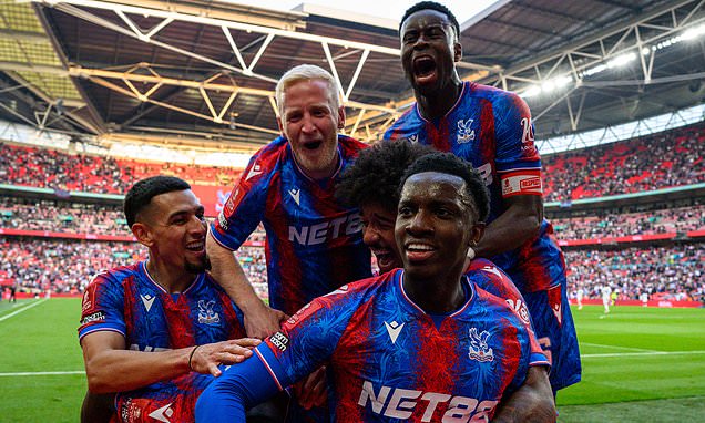 Crystal Palace star makes shock appeal to Man United as he names Premier League rivals as his 'dream' destination