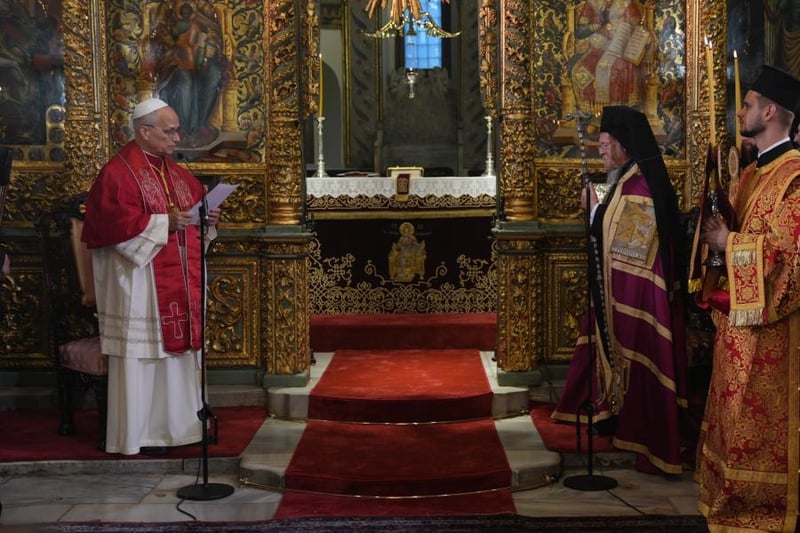 Papa 14. Leo, Aya Yorgi Kilisesi'ndeki ayine katıldı