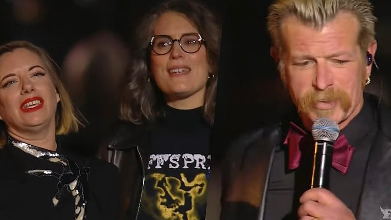 Dix ans du 13 Novembre : les émouvantes retrouvailles musicales du leader d’Eagle of Death Metal avec des rescapés