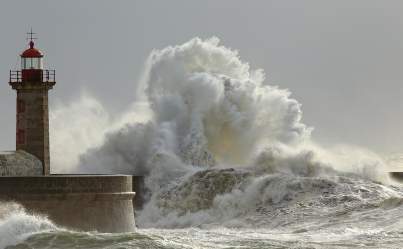 Portugal : la tempête Claudia fait un mort et plusieurs blessés dans le sud du pays