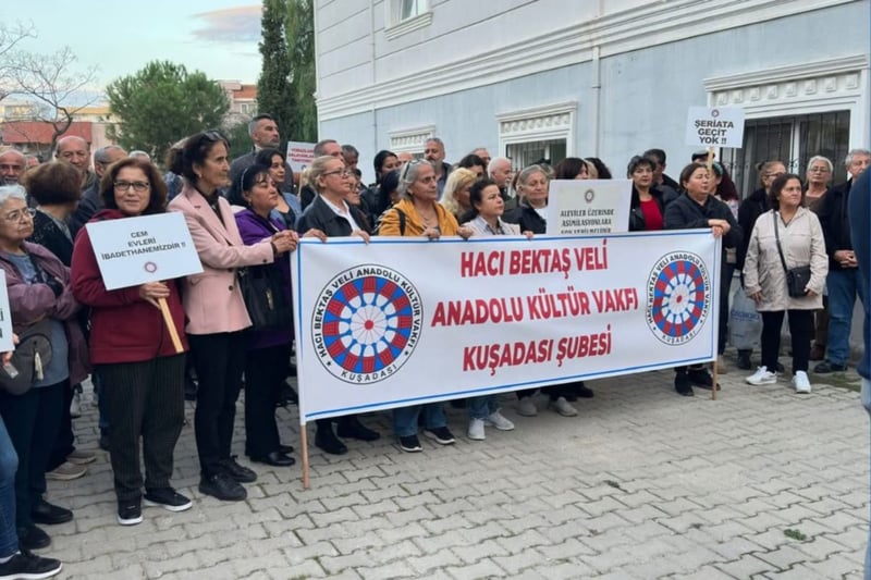 Kuşadası’nda Suriye’deki Alevi Katliamına tepki: ‘Katil çetelere desteği kesin’
