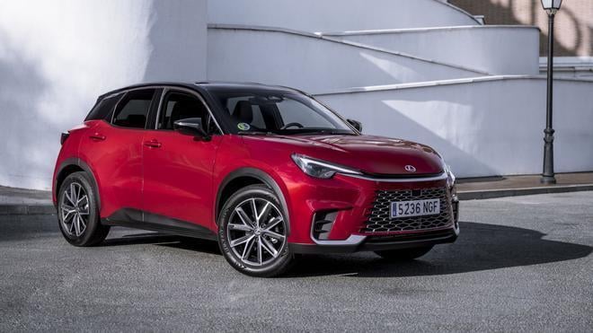 El Lexus LBX 2026 simplifica su gama y refuerza el equipamiento desde 33.900 euros