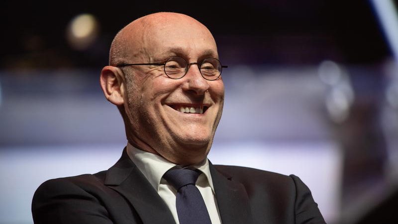 Rugby : l’ancien président de la Fédération française de  Bernard Laporte jugé responsable du fiasco du projet de Grand Stade