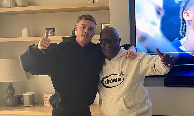 Cole Palmer suffers 'freak accident' to leave him with broken bone, ruling him out of Chelsea's big run of games vs Burnley, Barcelona and Arsenal