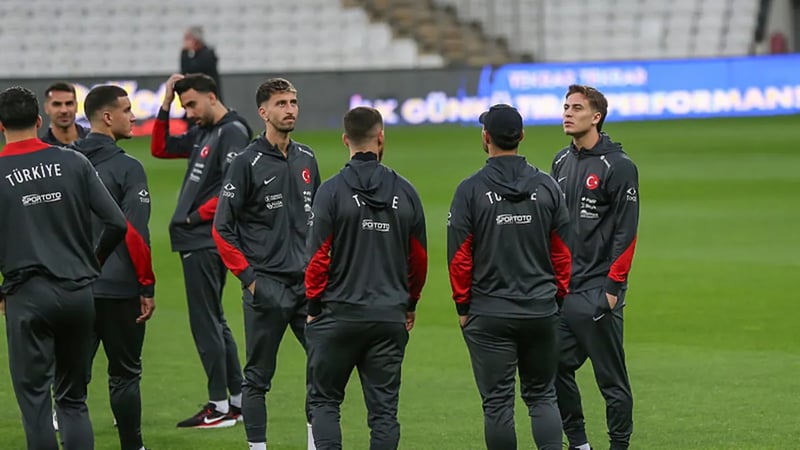 A Milli Futbol Takımı, Atatürk Spor Kompleksi Matlı Stadı'nda yürüyüş yaptı