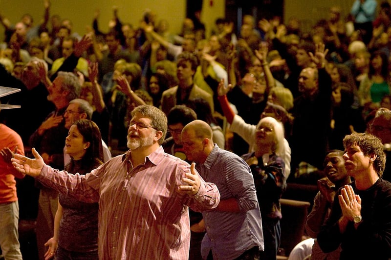 Tout comprendre au mandat des sept montagnes, la stratégie qui vise à prendre le pouvoir au nom de Dieu