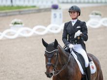 Reitturnier in Stuttgart: Mit Weltcup-Debütant Diallo: Kür-Sieg für von Bredow-Werndl