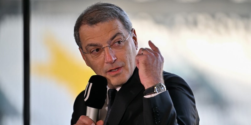 <p>Comolli e il dna Juve: &quot;Ho chiesto a Matuidi e Trezeguet. Allenatori? Nei contratti inserisco...&quot;</p>