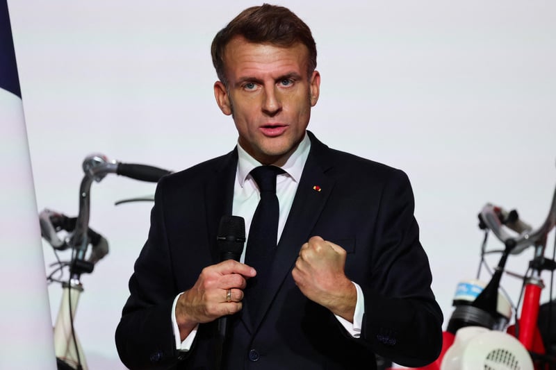 «Il faut qu'on assume une politique de protection de notre industrie», déclare Emmanuel Macron