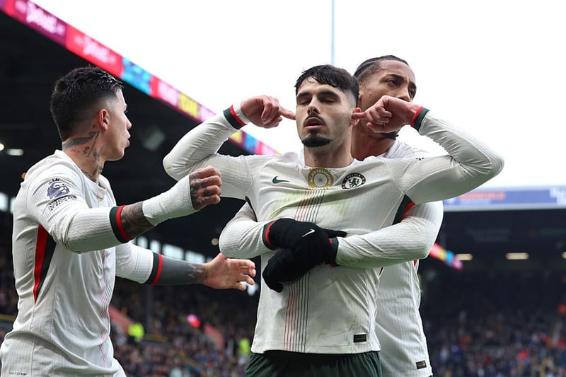 Pedro Neto sets Chelsea on their way to comfortable win at Burnley