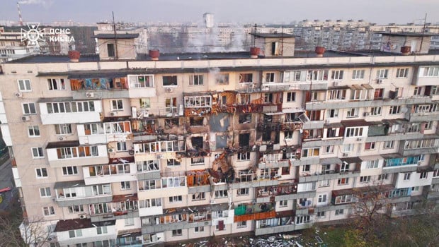 Rusya Kiev’de sivil konutları vurdu