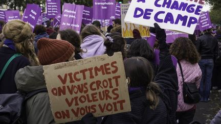 Des manifestations organisées à Paris et dans des dizaines de villes de France à l'appel d'associations féministes