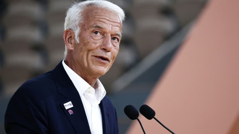 "Suicidaire", "on est en train de creuser nos tombes": le président du Medef étrille le projet de budget et espère que le Sénat "va enrayer la machine infernale" des impôts