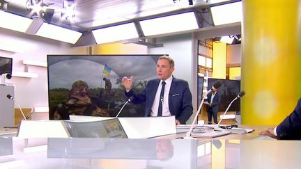 "Sur le terrain" du 20 novembre 2025 : Donald Trump et Vladimir Poutine font-ils la paix sur le dos de l'Ukraine ?