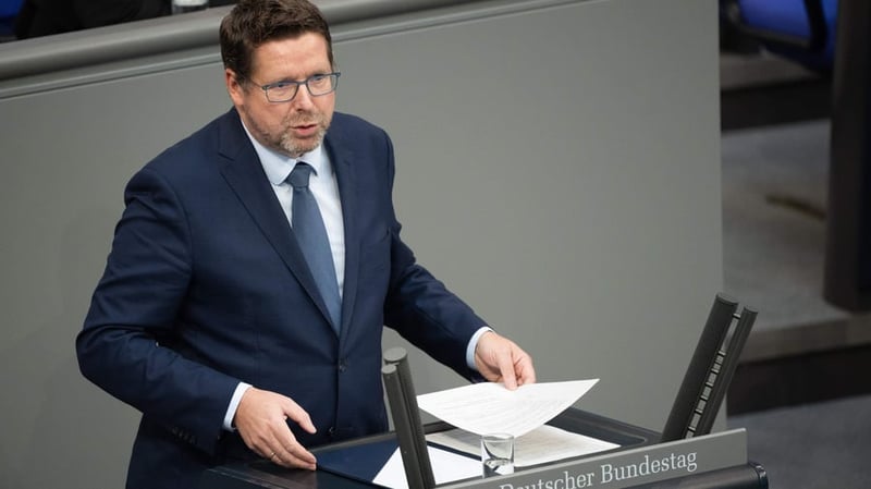 Luftfahrt: Unionspolitiker drängt Fluggesellschaften zu niedrigeren Ticketpreisen