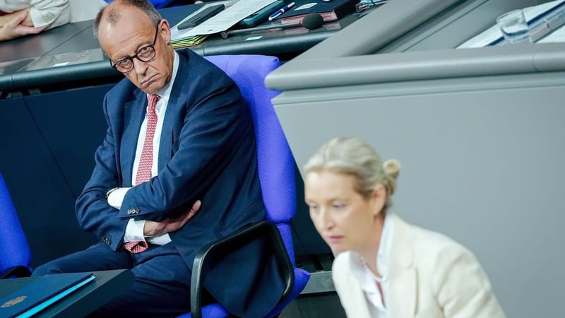 Umfrage: AfD rückt vor die Union von Kanzler Friedrich Merz