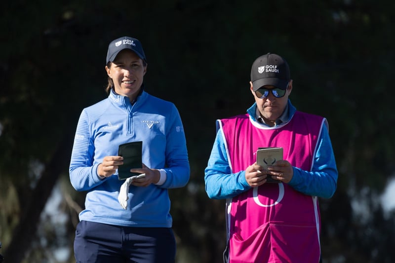 Carlota Ciganda carga a medias en el Andalucía Open de España