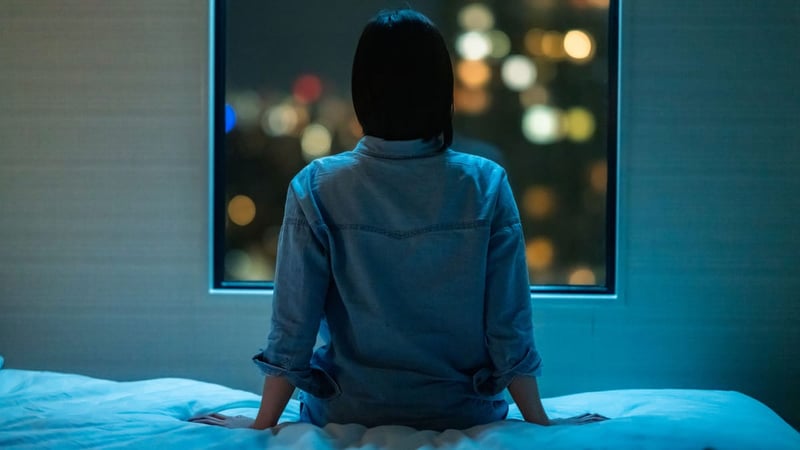 Schlafwandeln bei Erwachsenen: Symptome, Ursachen, Abhilfe