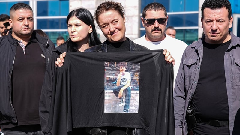 Papa, Minguzzi ailesiyle görüşecek