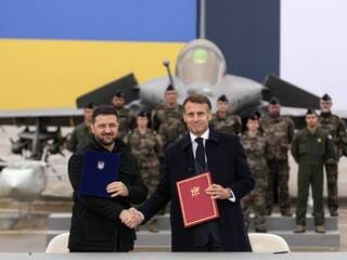 Guerre en Ukraine : Volodymyr Zelensky va être reçu lundi par Emmanuel Macron à Paris