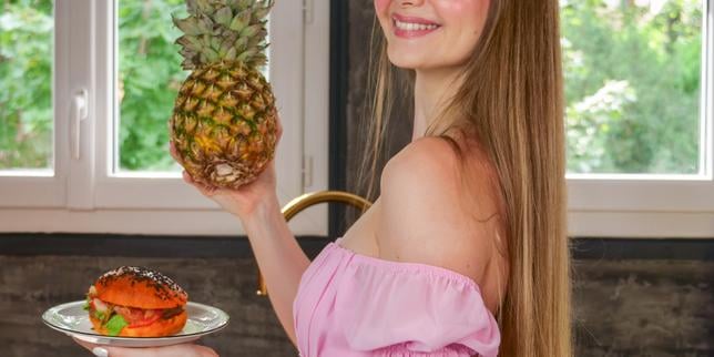 Violette Babocsay, diététicienne et influenceuse  : « Pour parler science et alimentation, on n’est pas obligé d’avoir un look austère, de porter des lunettes et une blouse blanche »