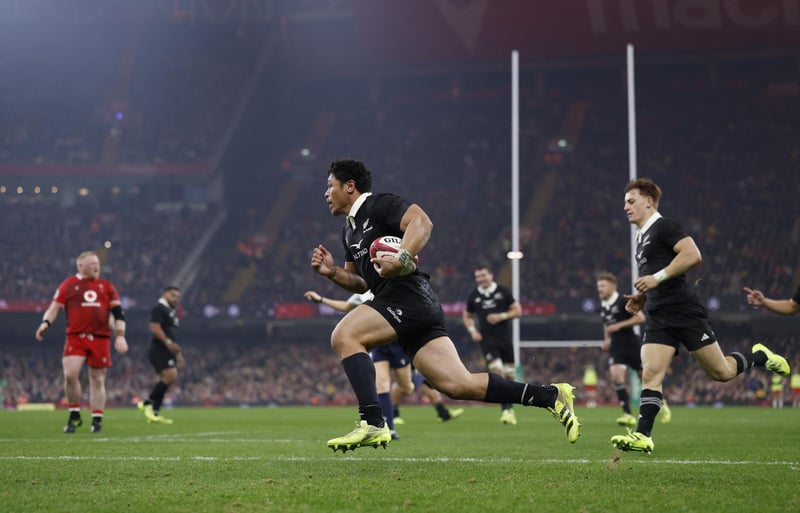 Rugby : en vidéo, la belle réaction des All Blacks vainqueurs au pays de Galles après un déluge d’essais
