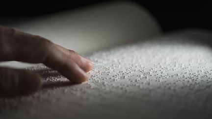 REPORTAGE. "Quand on lit en braille, ce n'est pas comme la synthèse vocale" : le braille à l'épreuve des nouveaux outils numériques