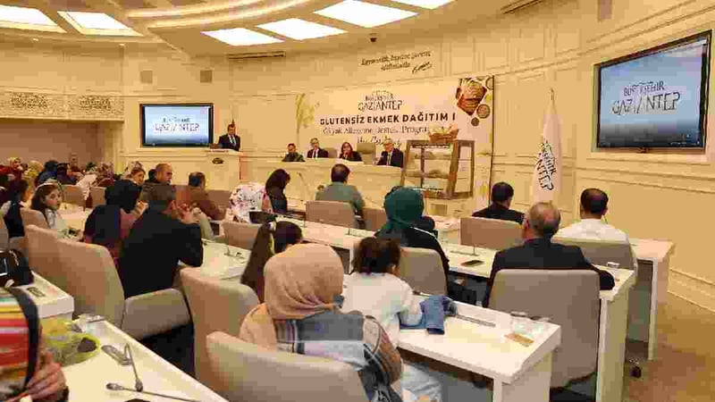 Türkiye'ye örnek olacak projenin lansmanı yapıldı: Çölyak hastası öğrenciler için okullarda ücretsiz ekmek dağıtılacak