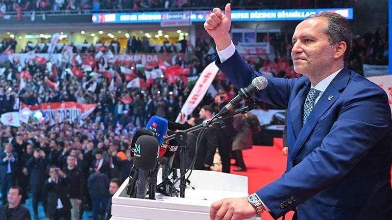 Erbakan, Yeniden Refah Partisi'nin genel başkanlığına tekrar seçildi