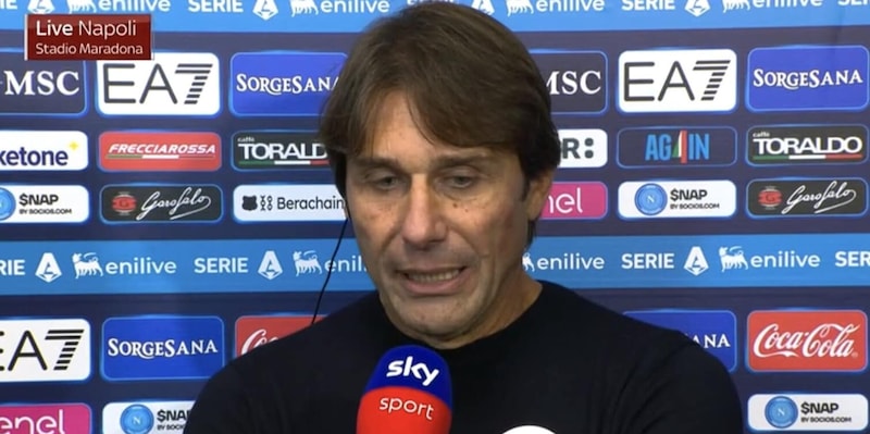 <p>&quot;Io senza maschere, a qualcuno non piace&quot;: Conte si riprende il Napoli e ADL gongola. &quot;Bravo&quot;</p>