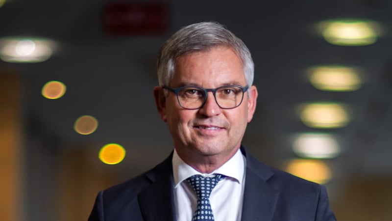 BILD-Interview mit EU-Kommissar - Dieser EU-Sheriff will die Asyl-Krise endlich lösen