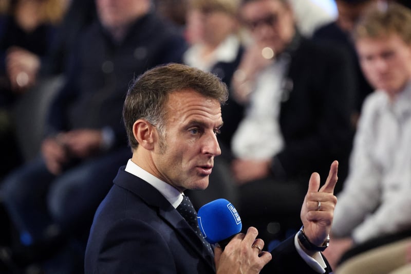 Algérie : Emmanuel Macron veut «bâtir une relation apaisée», qui doit «corriger beaucoup de choses»