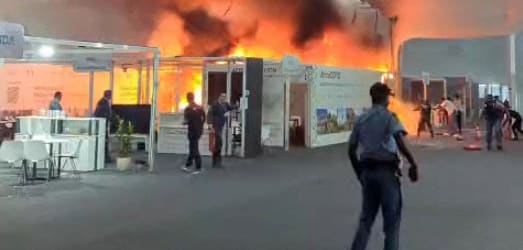 Feuer bei UN-Klimagipfel ausgebrochen – Videos zeigen riesige Flammen – Gesamtes Gelände evakuiert