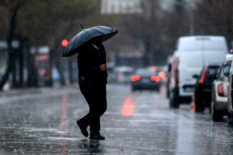 Meteorolojiden uyarı: Sağanak ve karla karışık yağmur bekleniyor (16 Kasım 2025)
