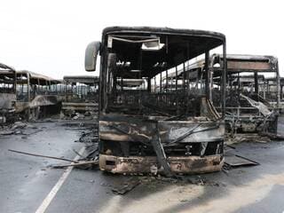 « Sans l’intervention rapide des pompiers, tout y serait passé » : douze cars détruits par les flammes en Maine-et-Loire