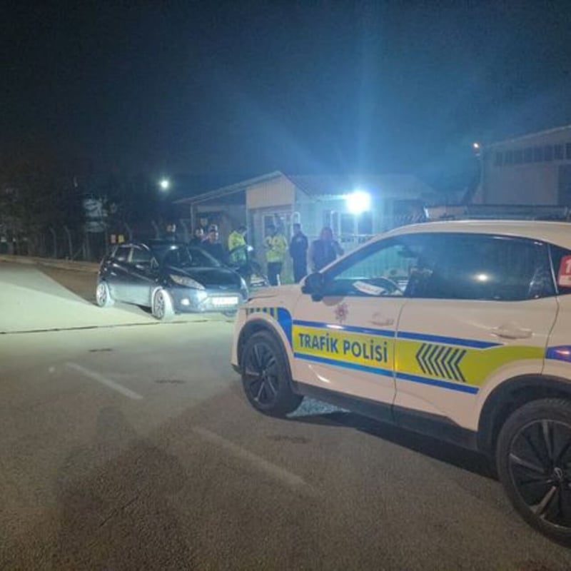 Otomobille skuter çarpıştı: 1 ağır yaralı