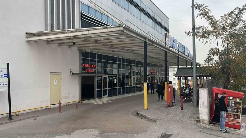 Kocaeli'de kantinden tavuk yiyen 14 öğrenci hastaneye kaldırıldı