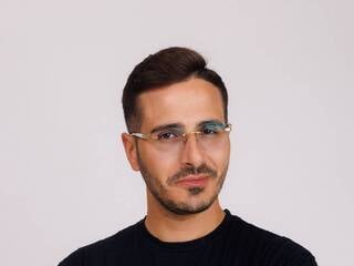 Détenu depuis septembre en Géorgie, Simon Leviev, surnommé « L’Arnaqueur de Tinder », a été libéré de prison