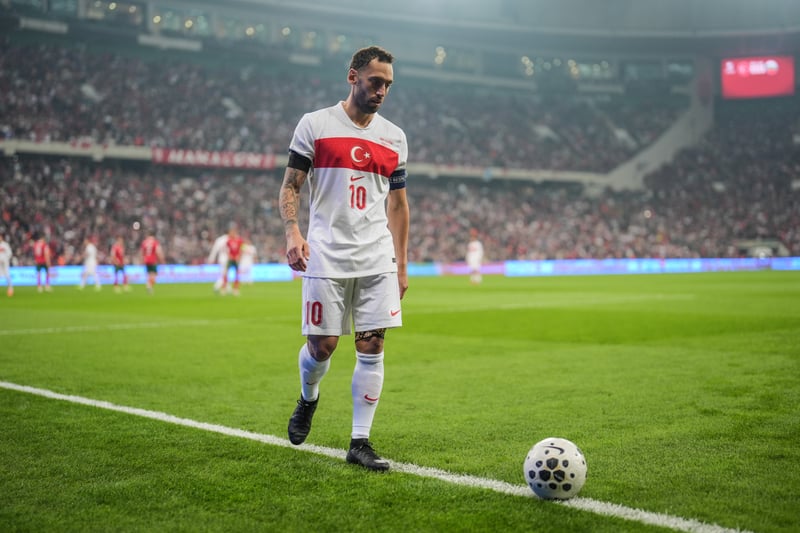 İspanya karşılaşması öncesi değişiklikler: Hakan Çalhanoğlu kadrodan çıkarıldı