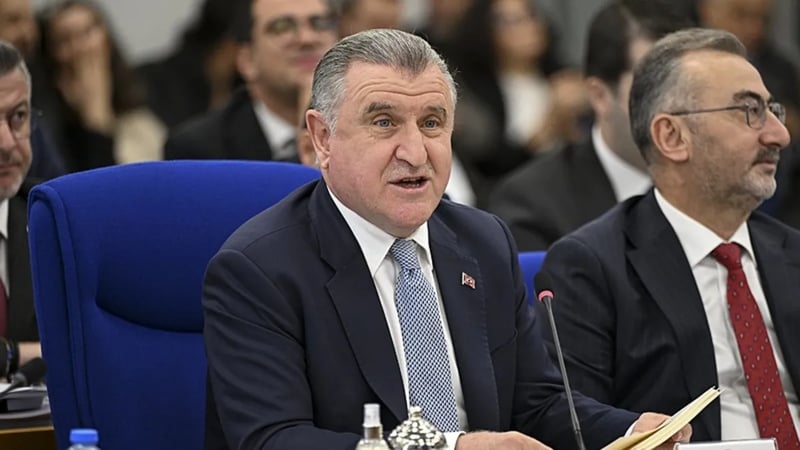 Bakan’dan kritik sözler!